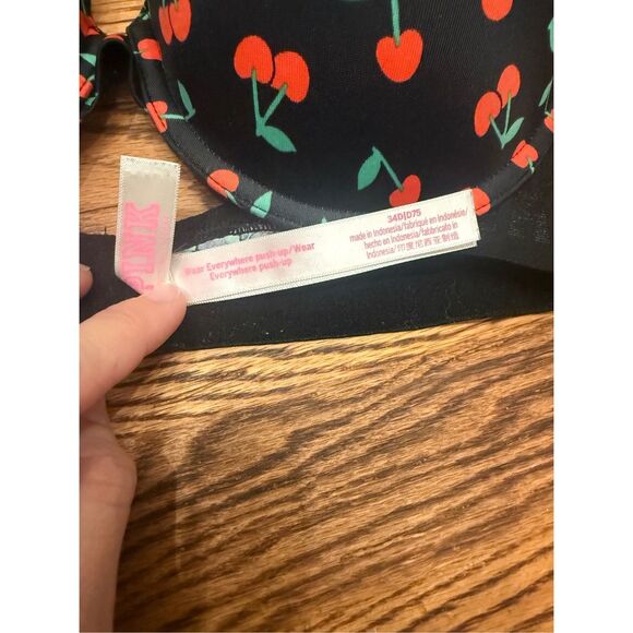 Pink Victoria secret wear everywhere push up cherry print bra size 34D - Picture 4 of 4